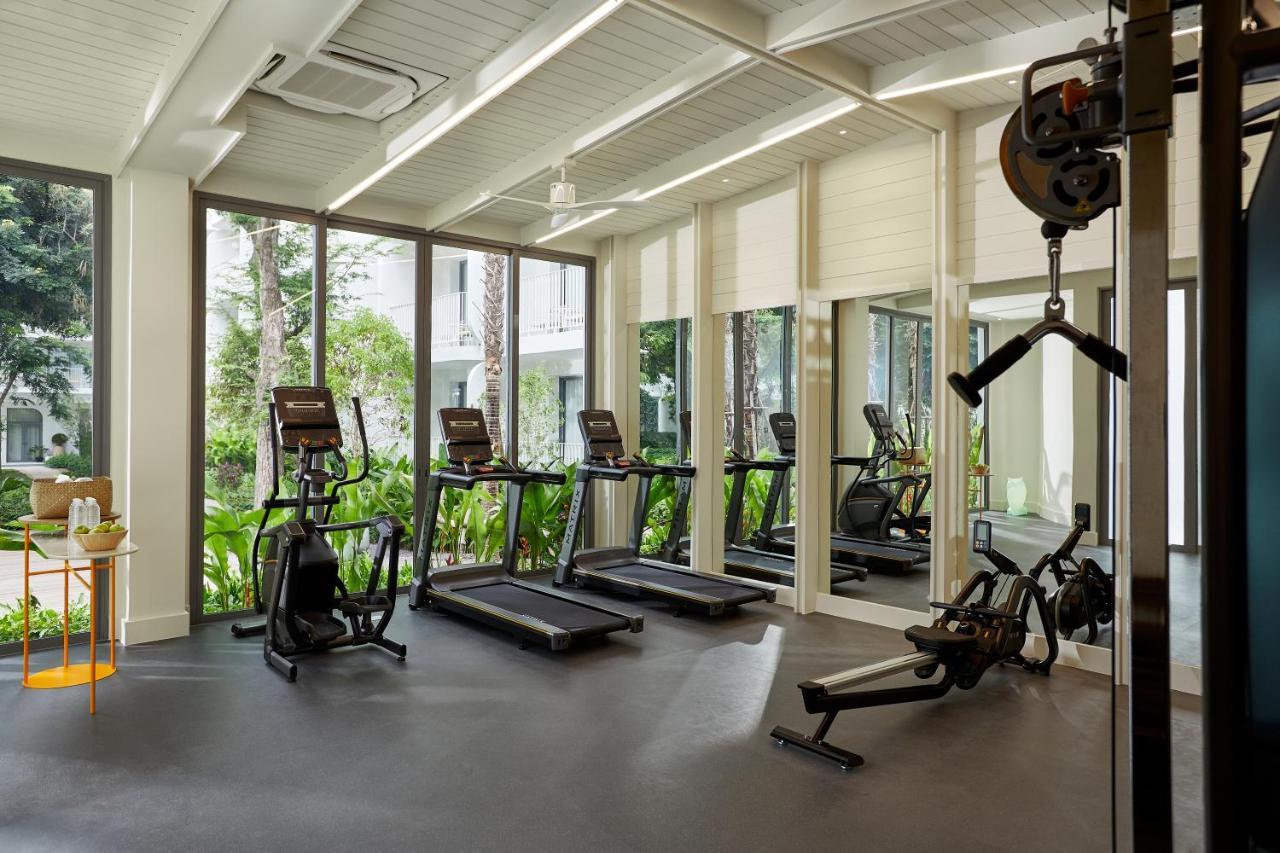The Standard, Hua Hin Hotel Bagian luar foto The gym at the hotel
