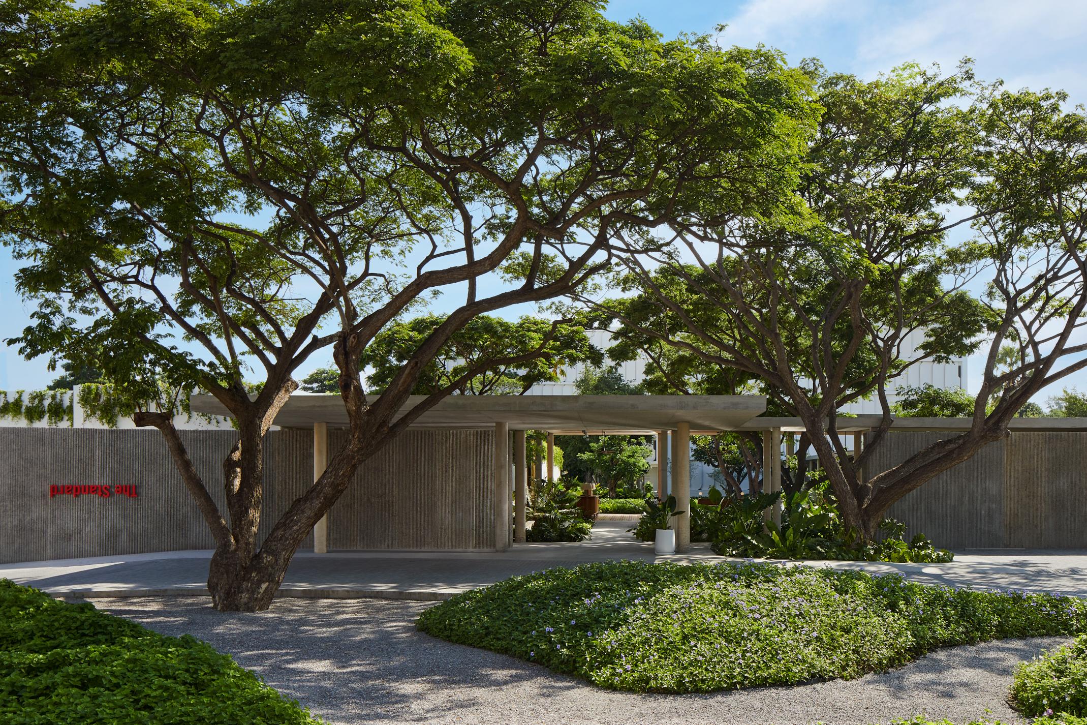 The Standard, Hua Hin Hotel Bagian luar foto The entrance to the museum